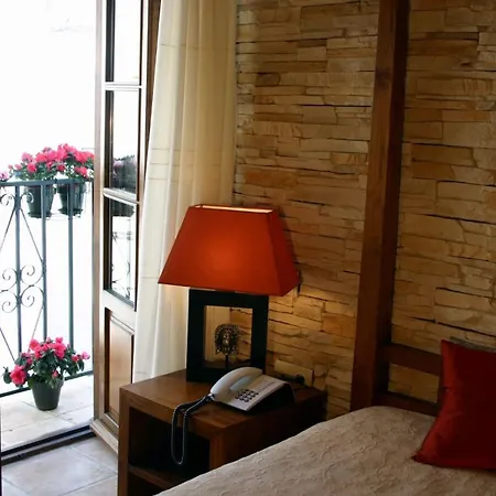 Hotel La - Old Town *