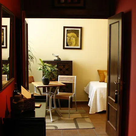 Hotel La - Old Town *