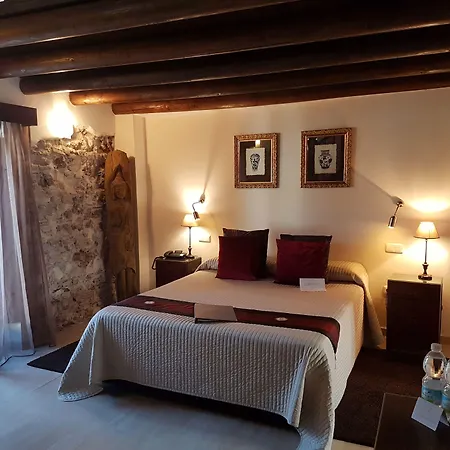 La - Old Town Hotel