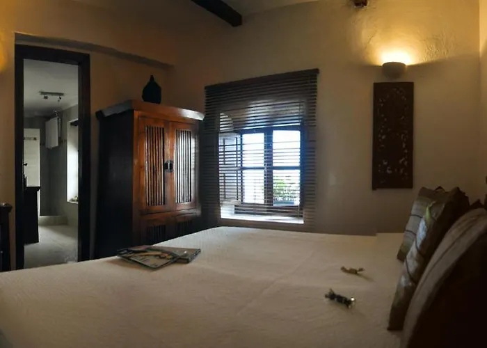 Hotell La - Old Town *